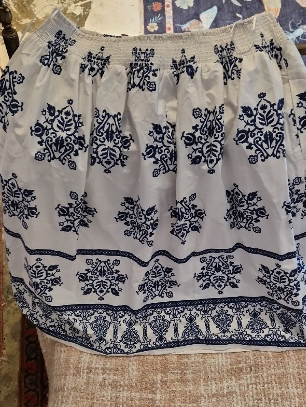 CeCe, Size XL, Navy & White Printed Smocked Waist Shorts, 2 Hidden Pockets - Picture 6 of 6